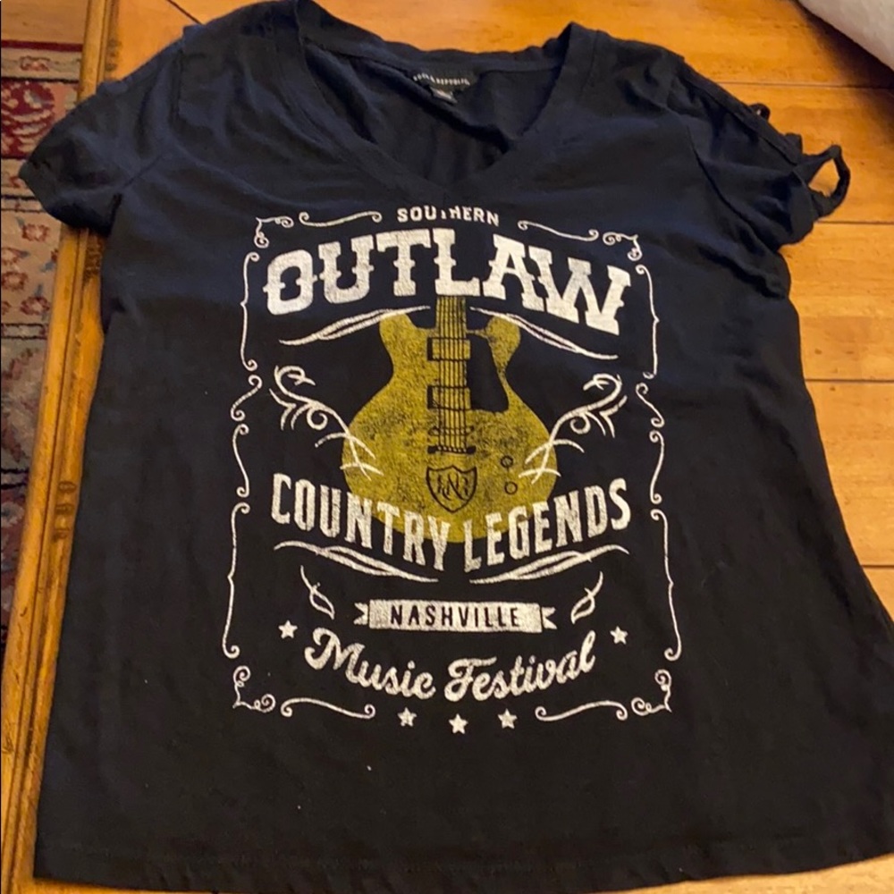 Rock and republic t-shirt